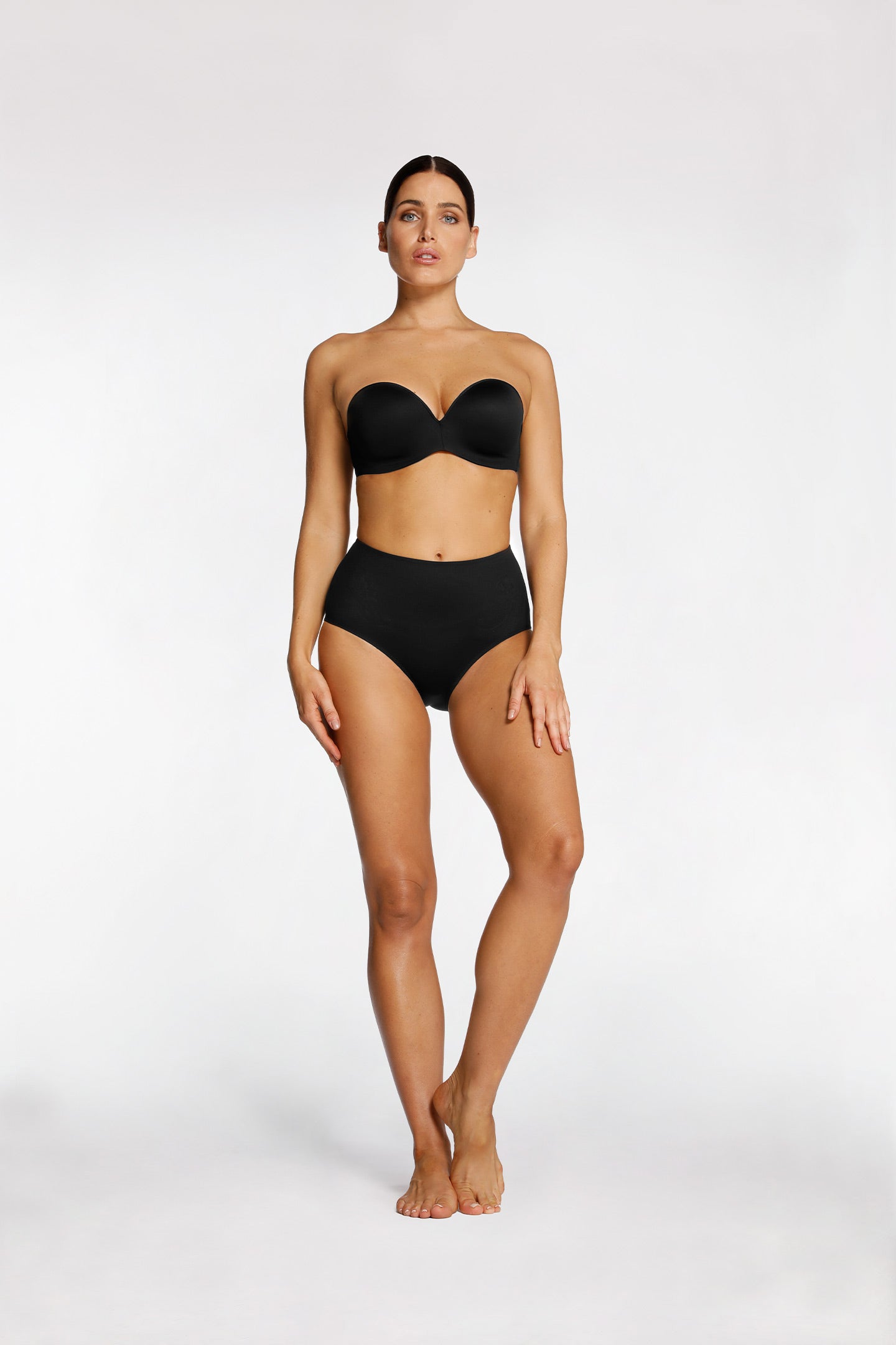 http://www.intimo.com.au/cdn/shop/products/intimo-3104-black-everyday-strapless-bra-front_a02c0447-1519-4453-af10-0d63b7c5ccdc.jpg?v=1688709277